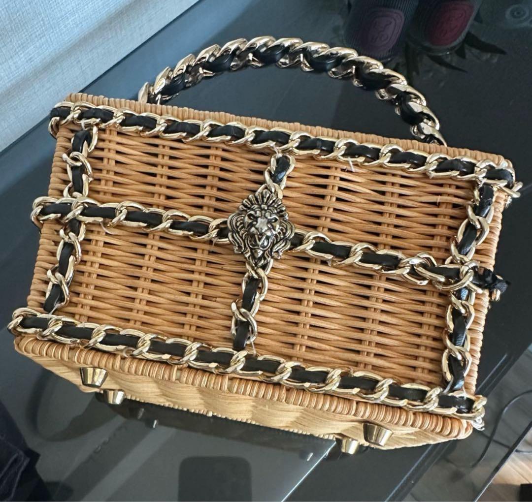 ヴァクトー　カゴバックミニ　美品　(持ち手をテグスにて補強あり)