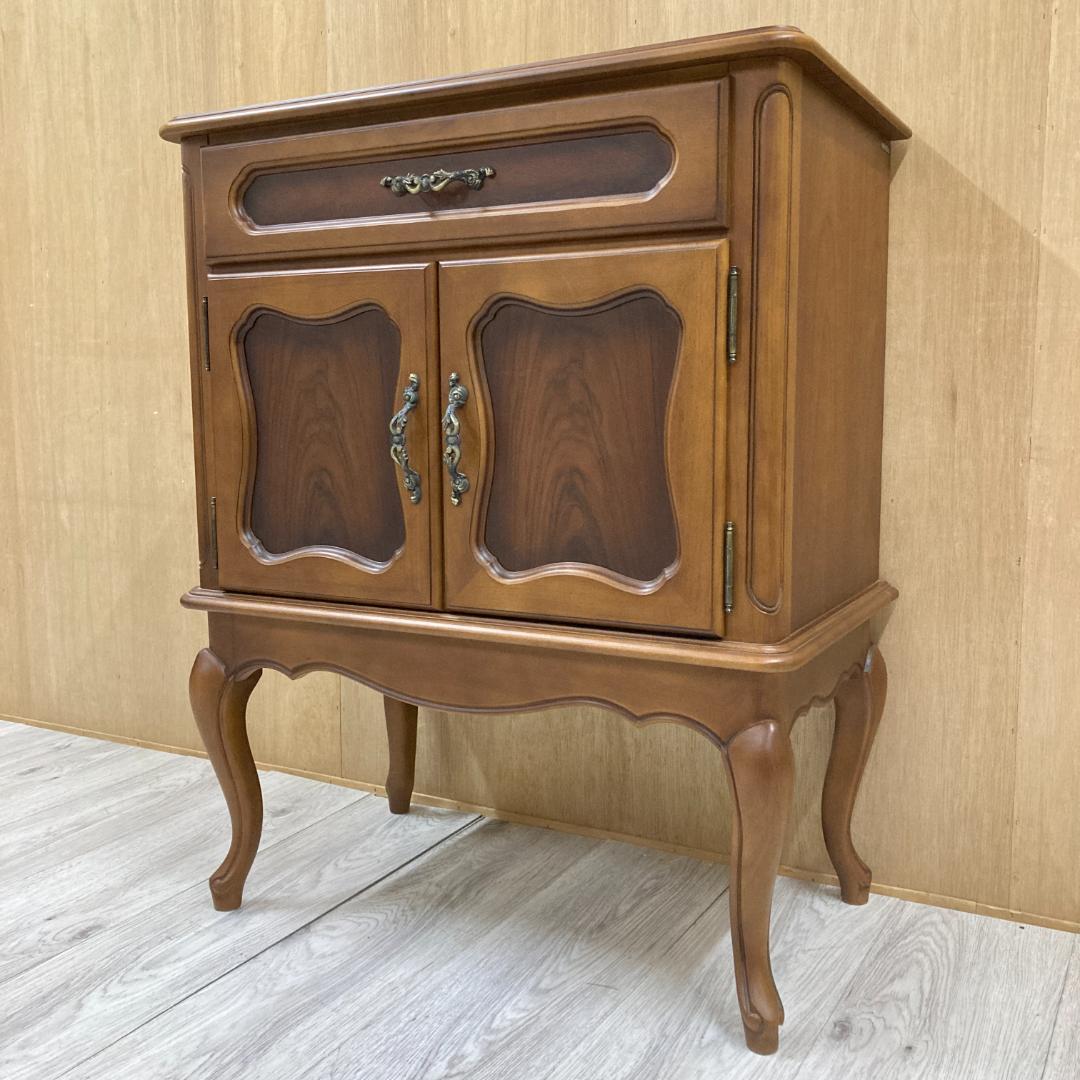 【カリモク】キャビネット 　猫脚 　サイドボード