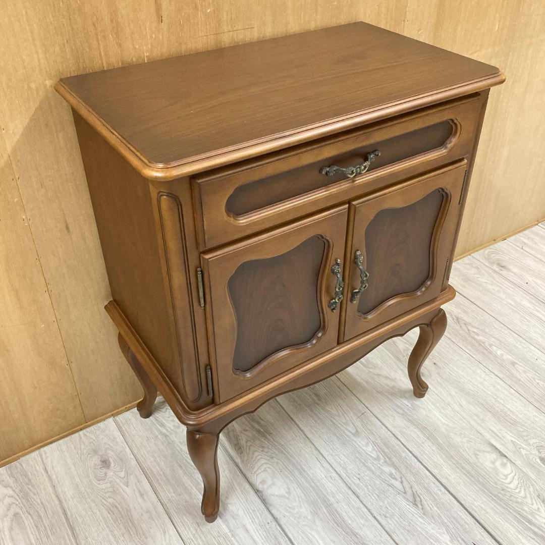 【カリモク】キャビネット 　猫脚 　サイドボード