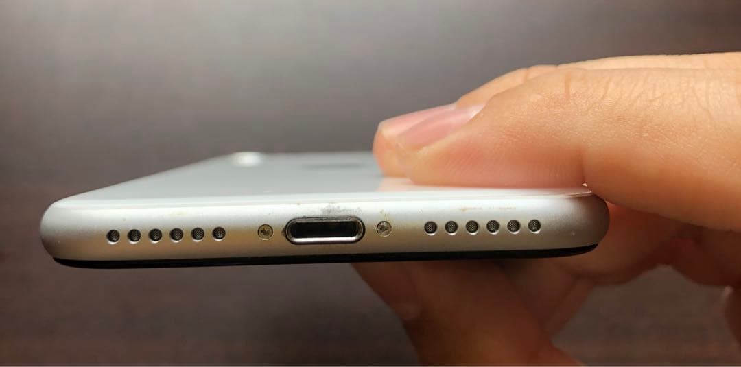 Apple iPhone SE 第2世代 本体 ホワイト SIMフリー 状態良