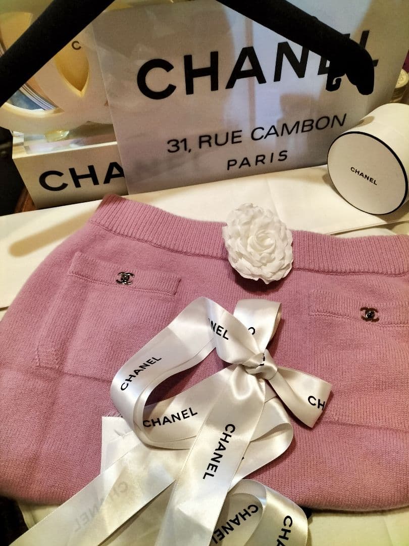 ❣️CHANEL♡ベビ―pinkタ―ンロックスカ―トスタッフuniform❣️
