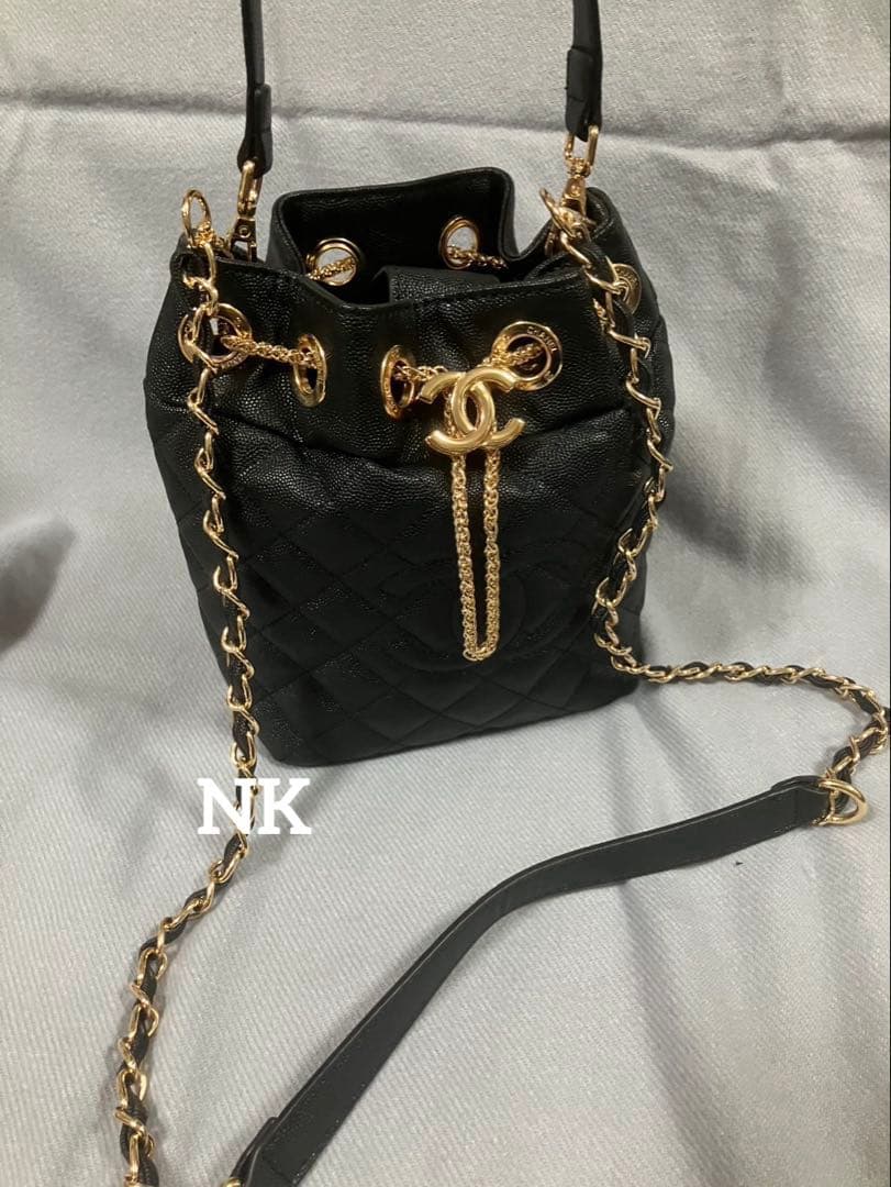 レザー　巾着バッグ　シャネル　ノベルティ　ショルダーバッグ　VIP