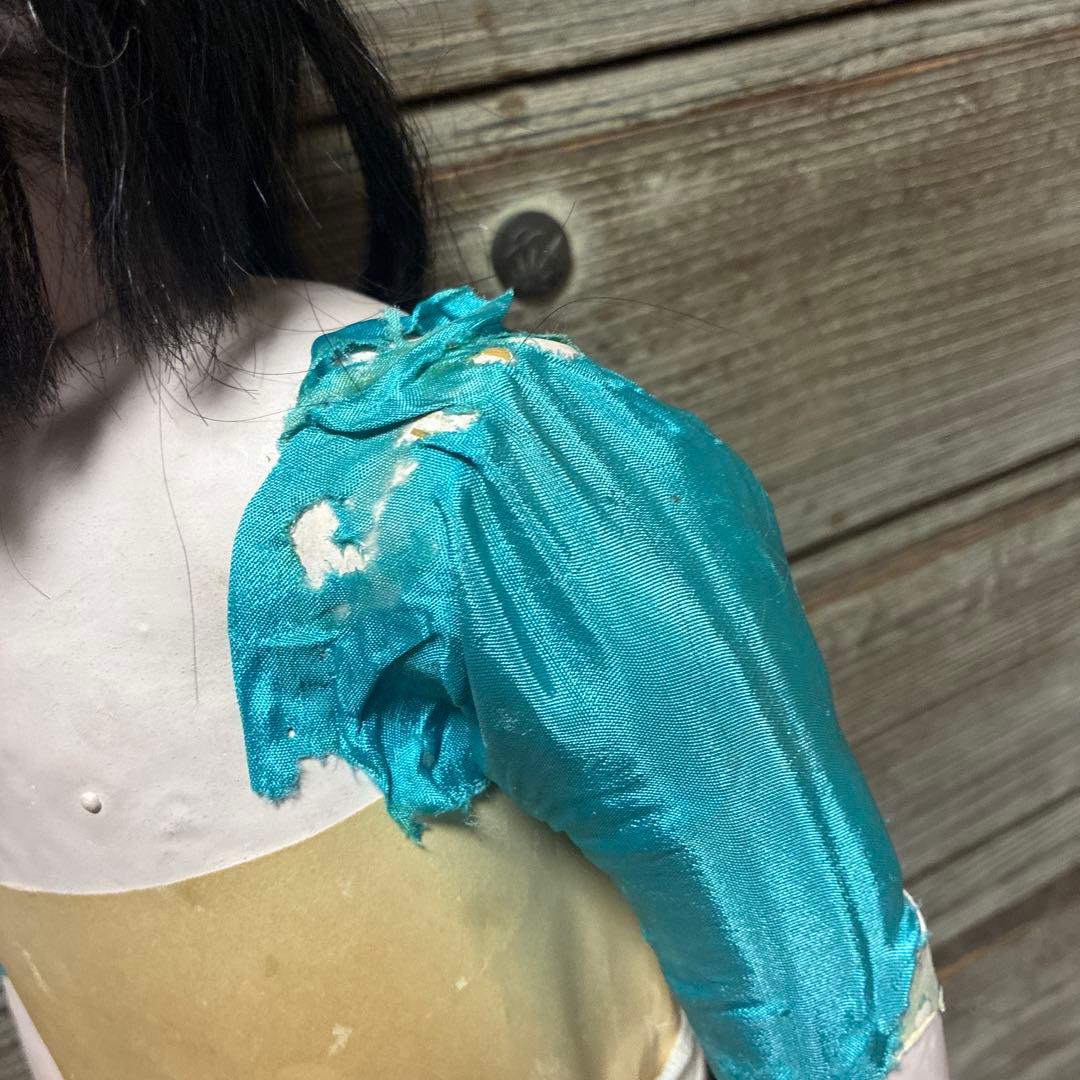 幼顔の可愛い子　市松人形　銘あり　直◯斎？