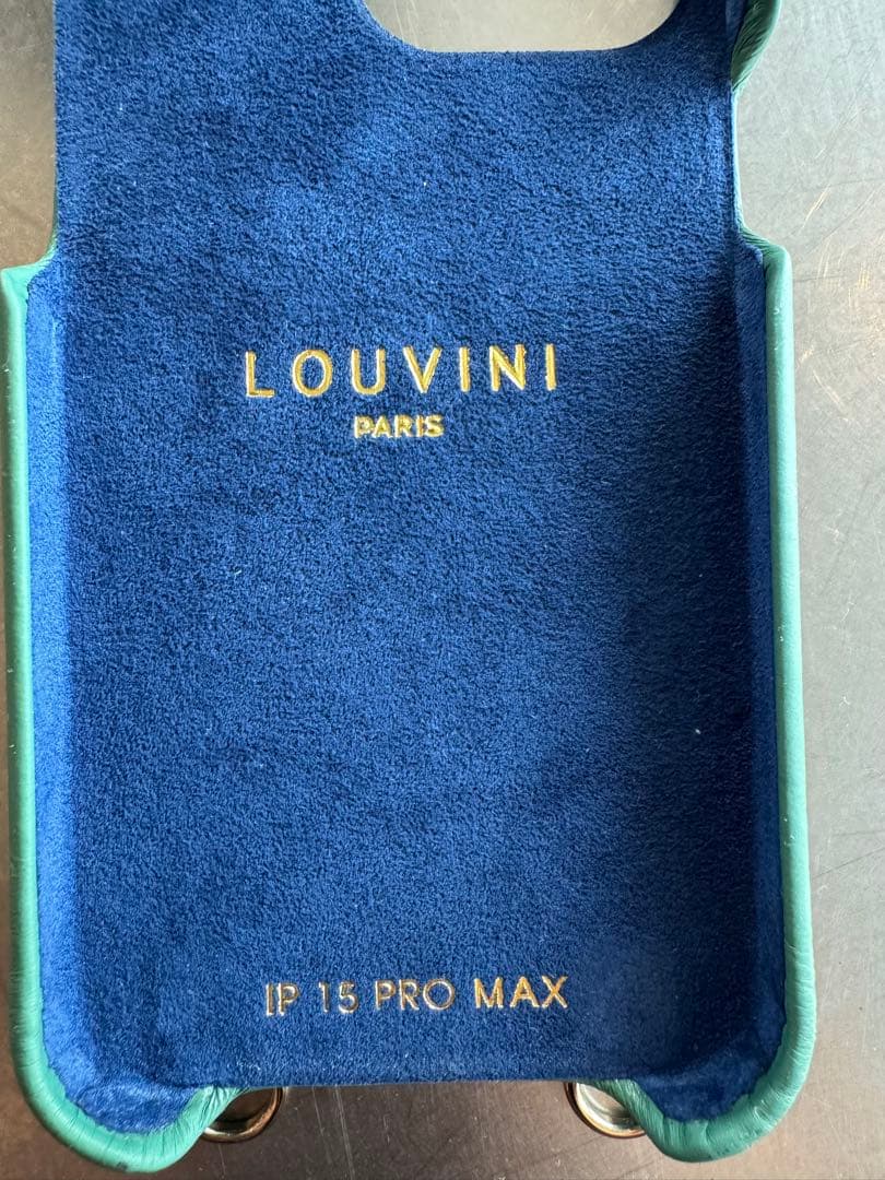 LOUVINI iPhone 15 Pro Max ケース グリーン