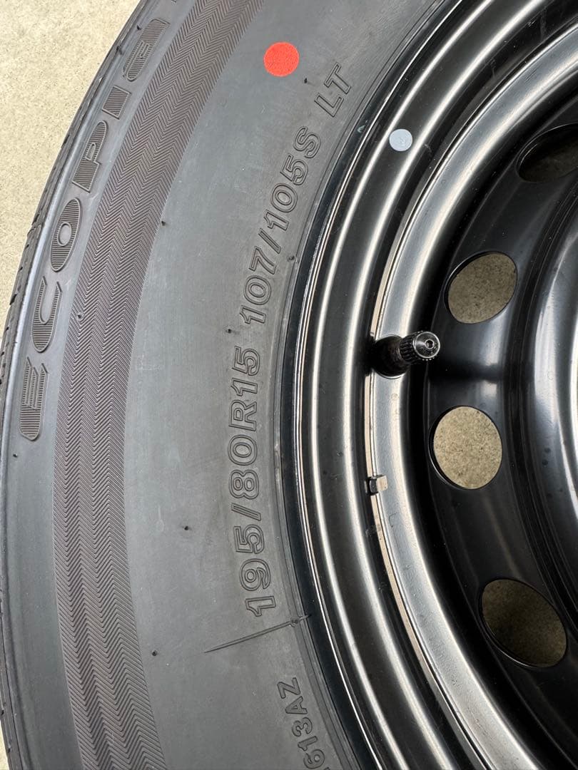 ハイエースタイヤホイール新車外し