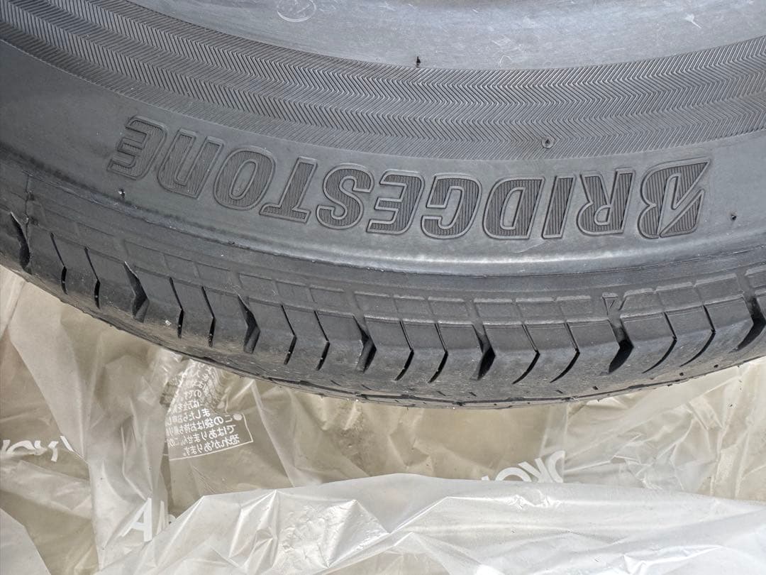 ハイエースタイヤホイール新車外し