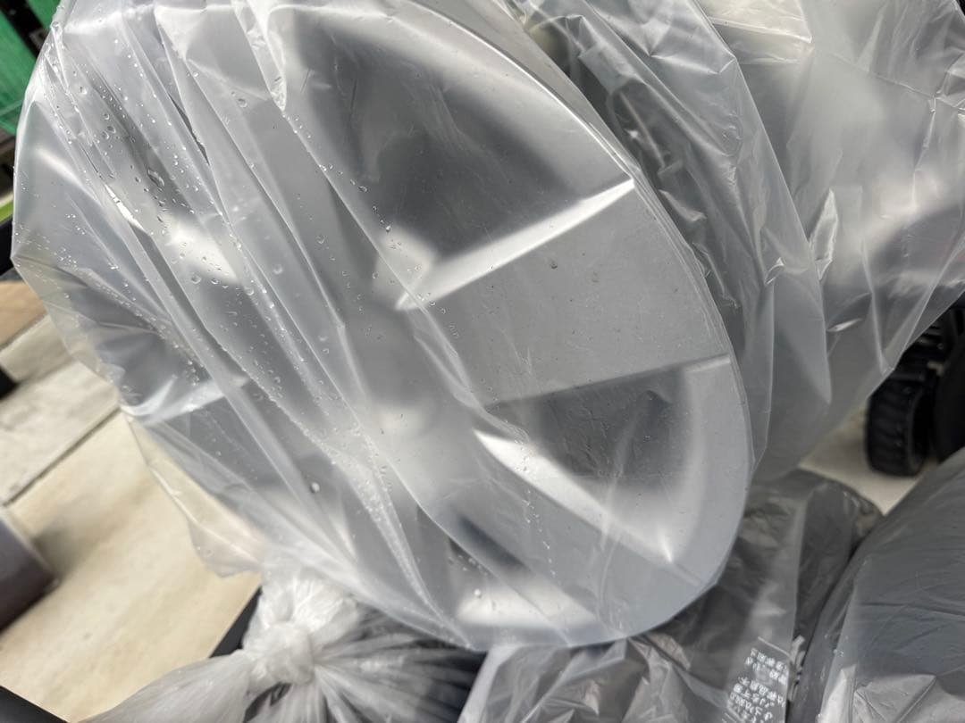 ハイエースタイヤホイール新車外し