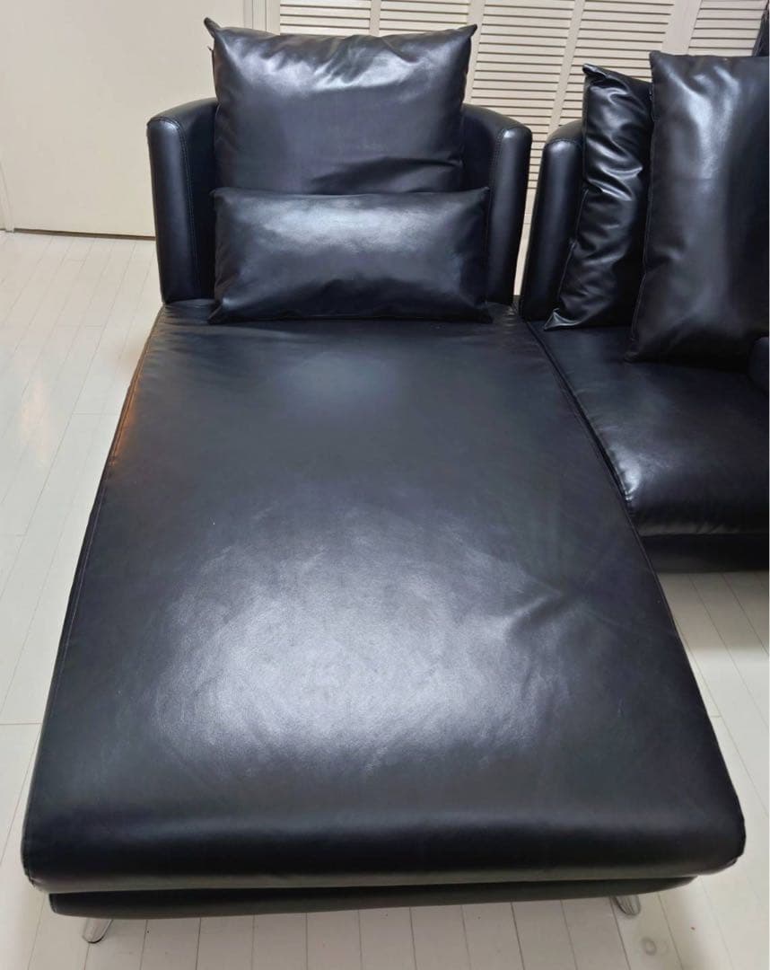 ARMONIA の Bella curva シリーズのカウチ EPUレザー