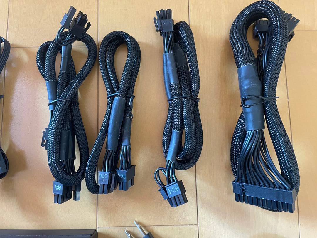 CORSAIR RM850x 850W 電源ユニット静音ファン搭載