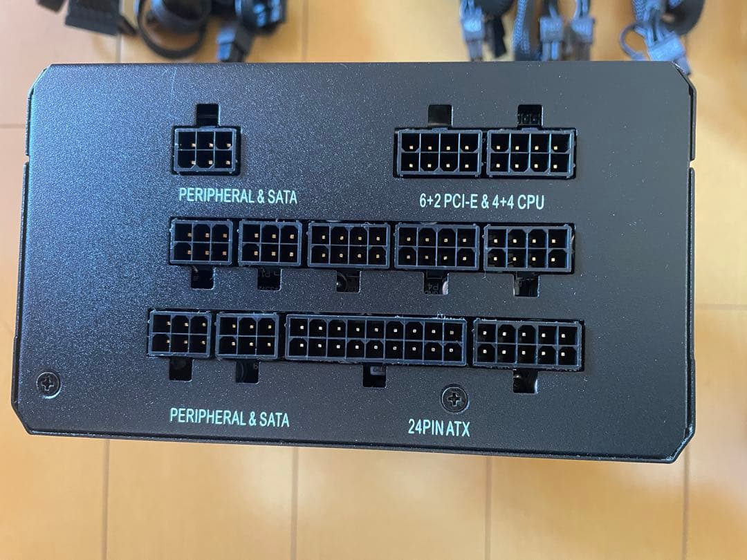 CORSAIR RM850x 850W 電源ユニット静音ファン搭載