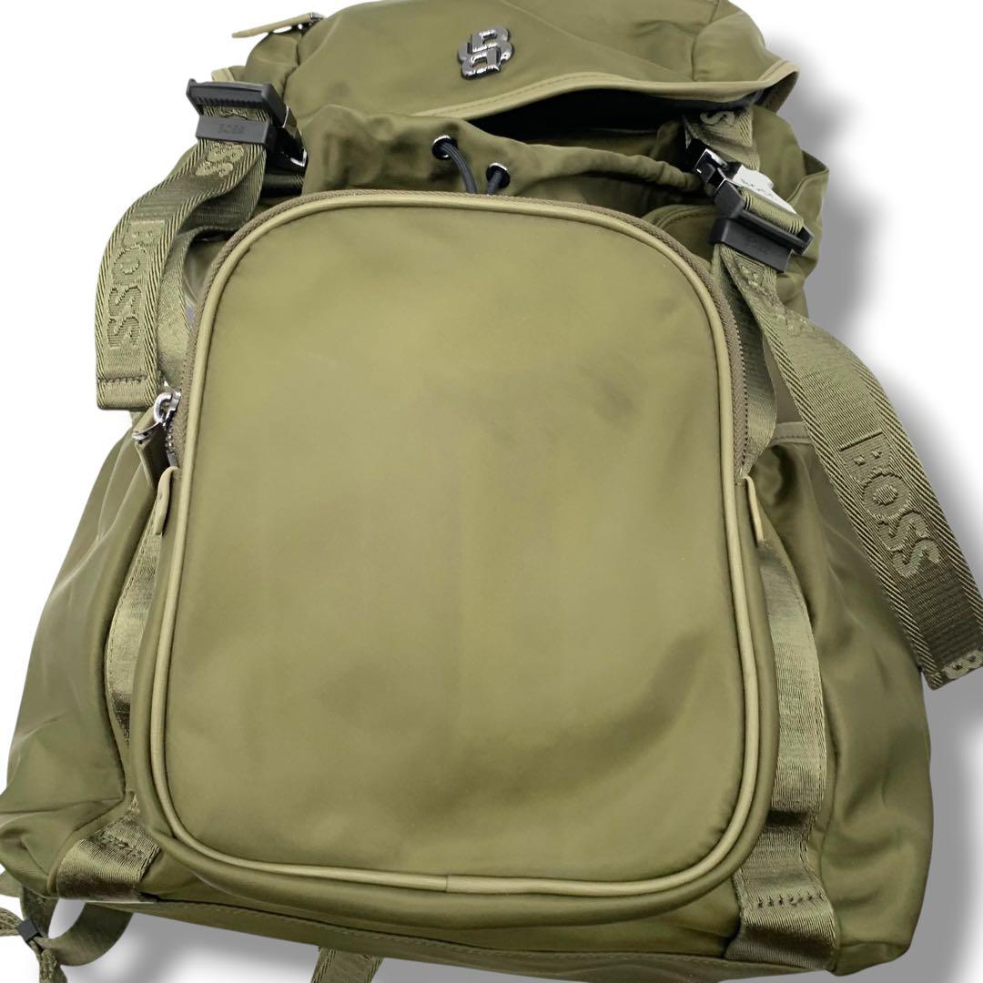 極美品　BOSSマルチポケット バックパック Double Bモノグラムトリム