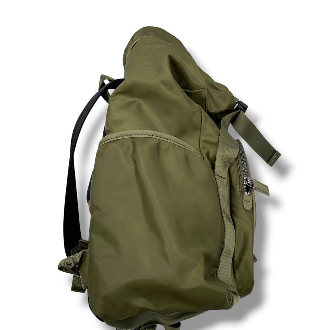 極美品　BOSSマルチポケット バックパック Double Bモノグラムトリム