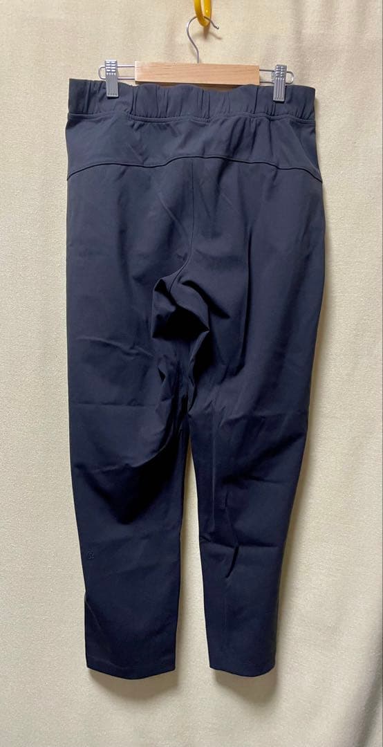 Lululemon ブラック カジュアルパンツ