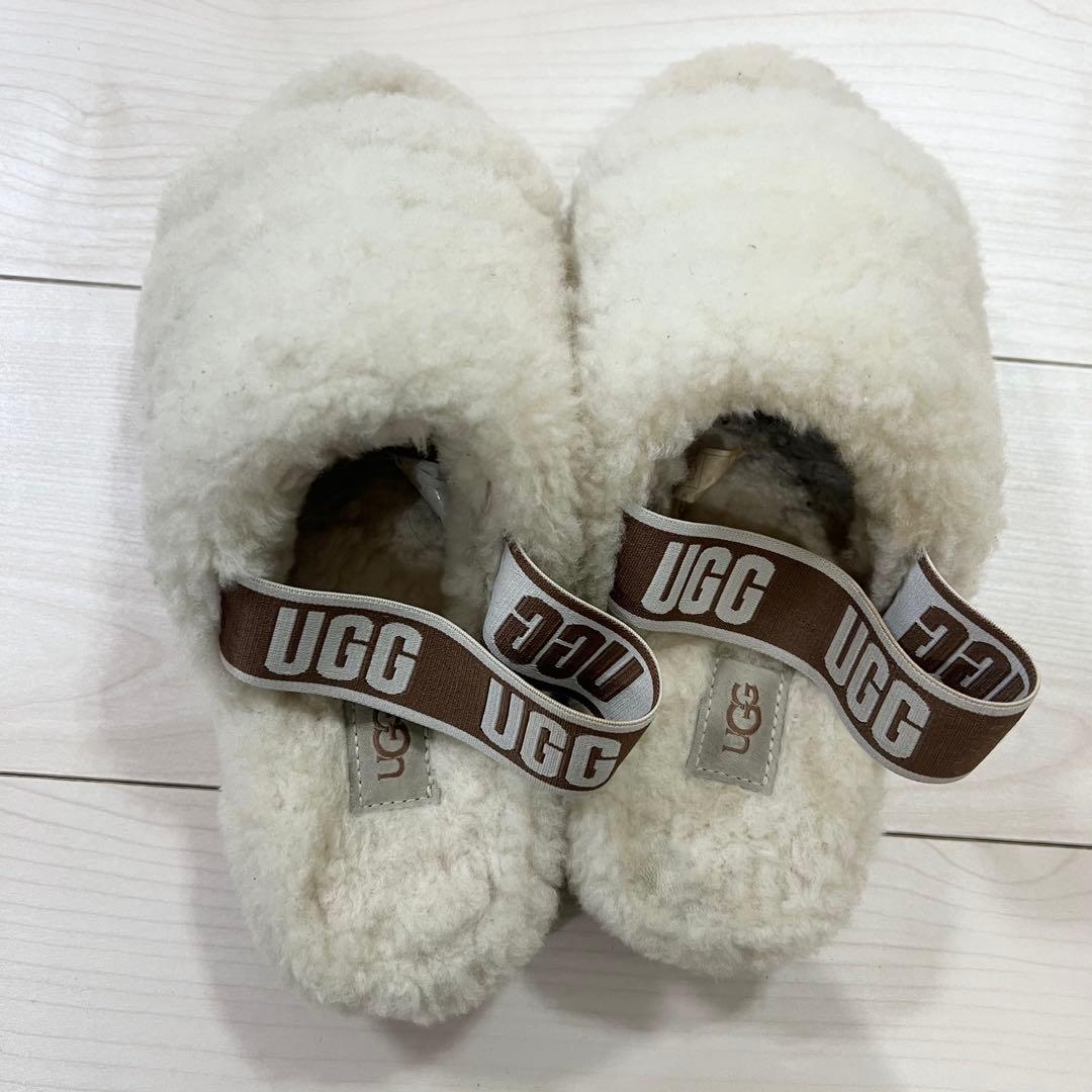✨️UGG ✨️もこもこ ファー 厚底 サンダル ベージュ 25cm