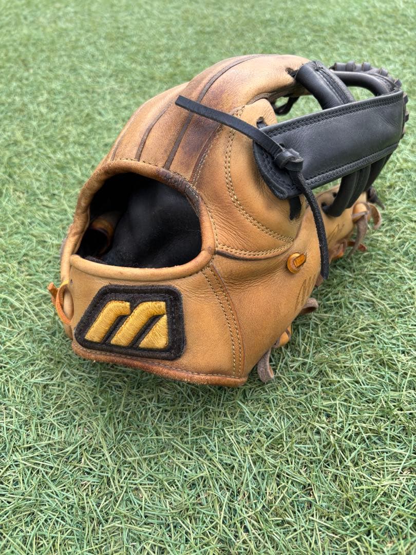 ミズノプロ硬式内野手用グラブ