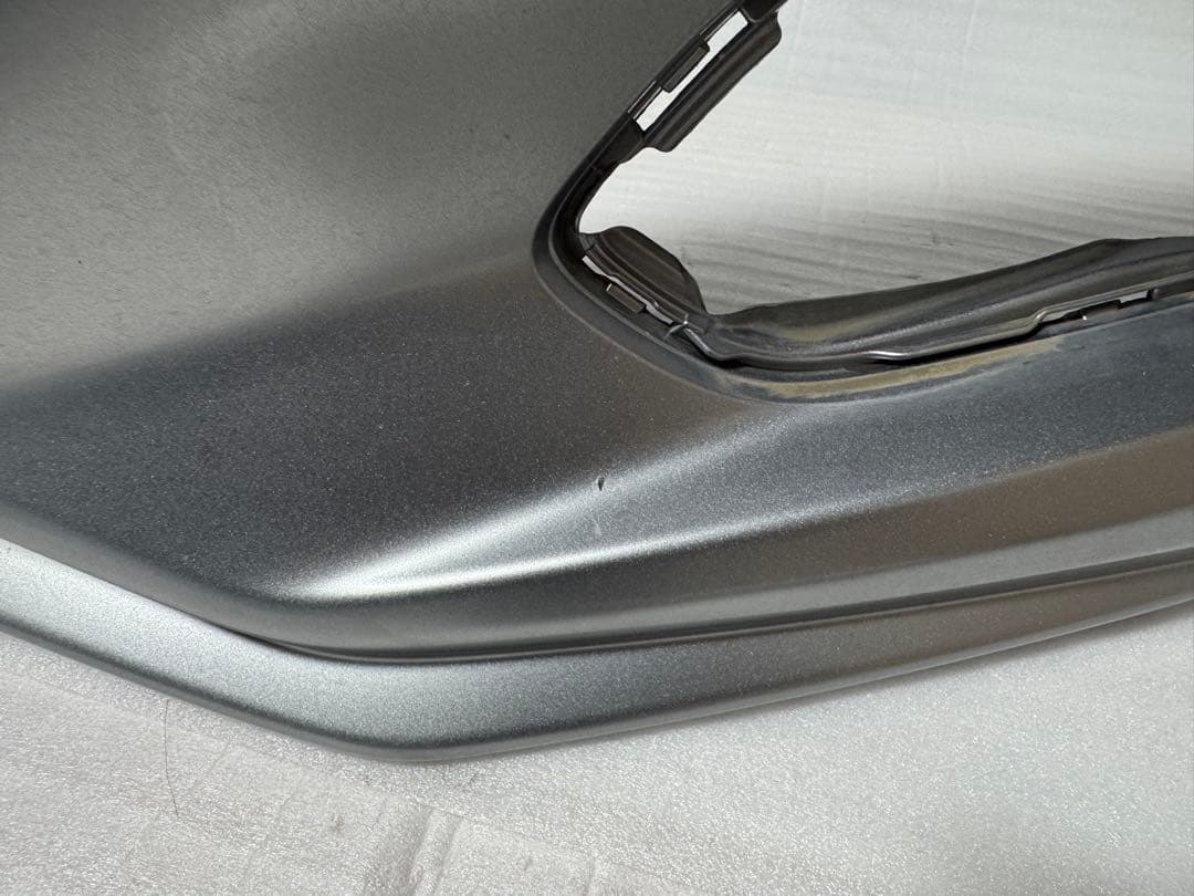 【要補修】ホンダ フィット GK3 純正 フロントバンパー NH830M 中古