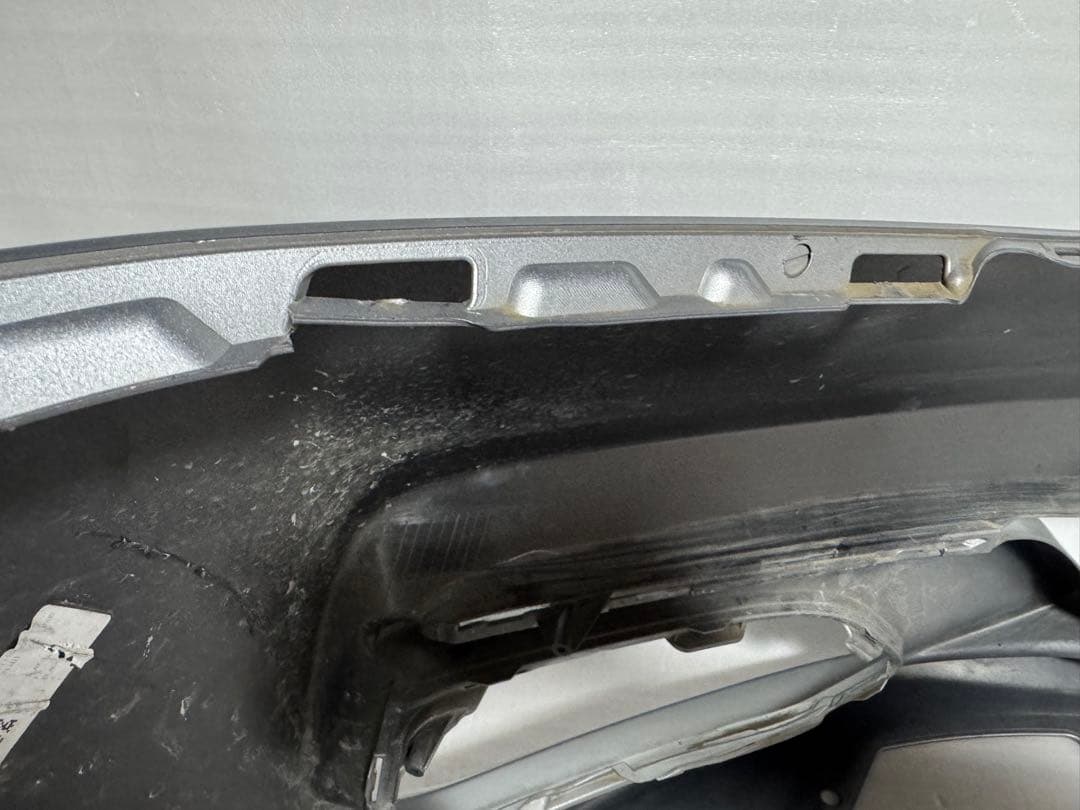 【要補修】ホンダ フィット GK3 純正 フロントバンパー NH830M 中古