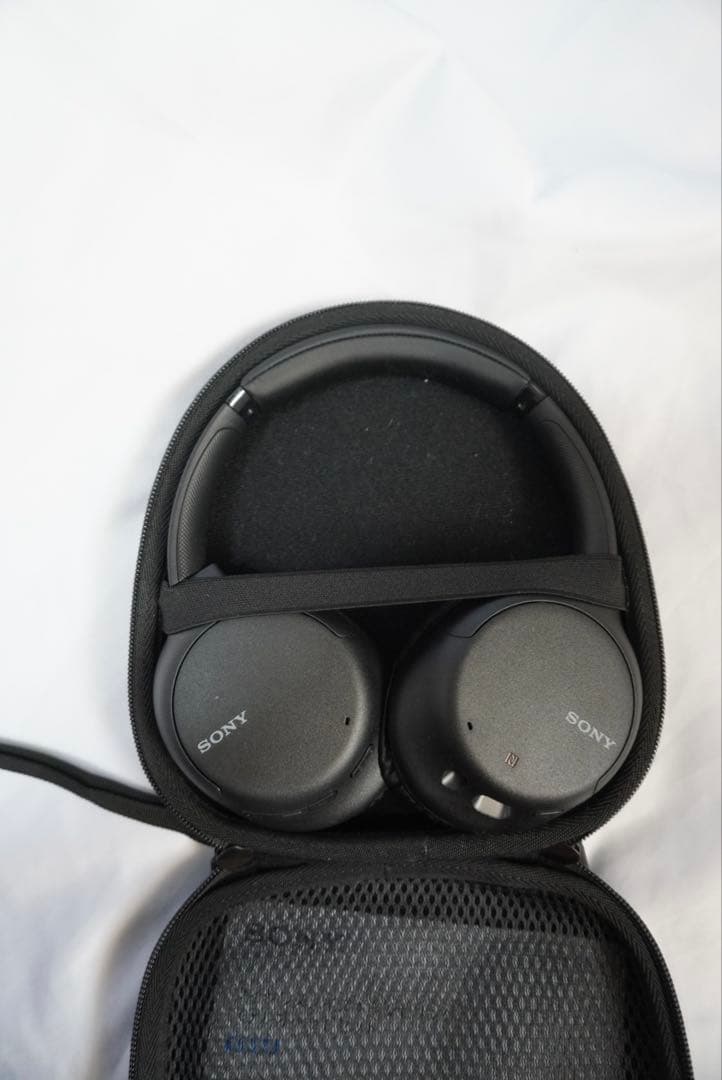 SONY ワイヤレスヘッドホン ブラック ケース付き