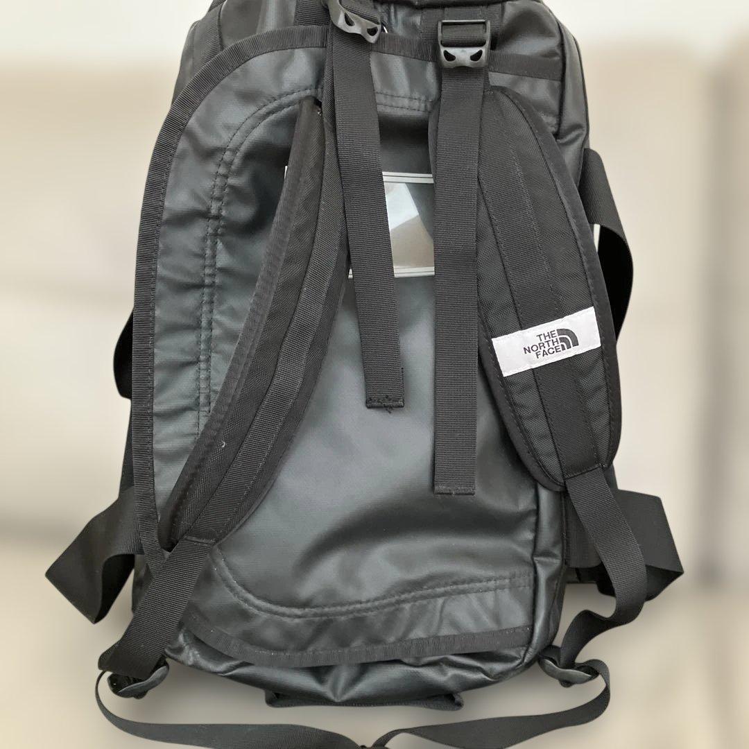 THE NORTH FACE ブラックドラムバッグ