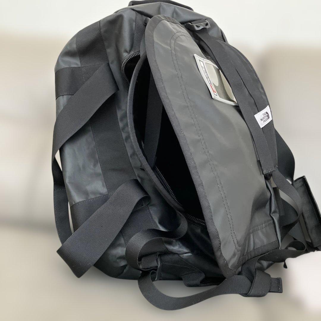 THE NORTH FACE ブラックドラムバッグ