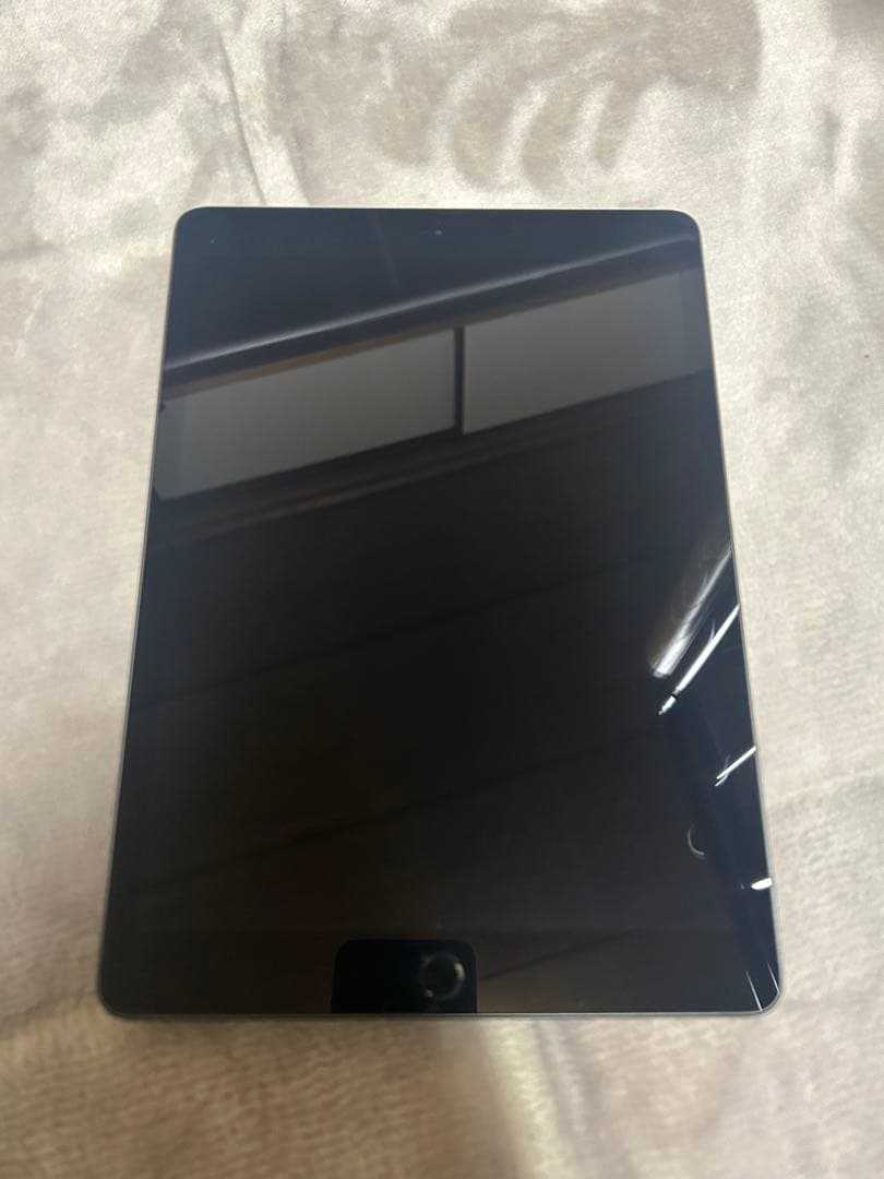 【美品】iPad (第７世代) Wi-Fi 32GB スペースグレイ