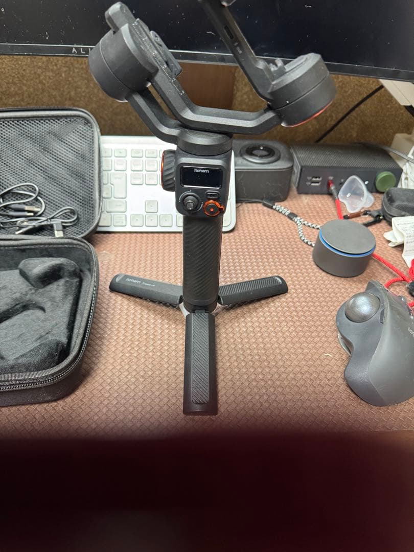 hohem M6 スマホスタビライザーとライトセット