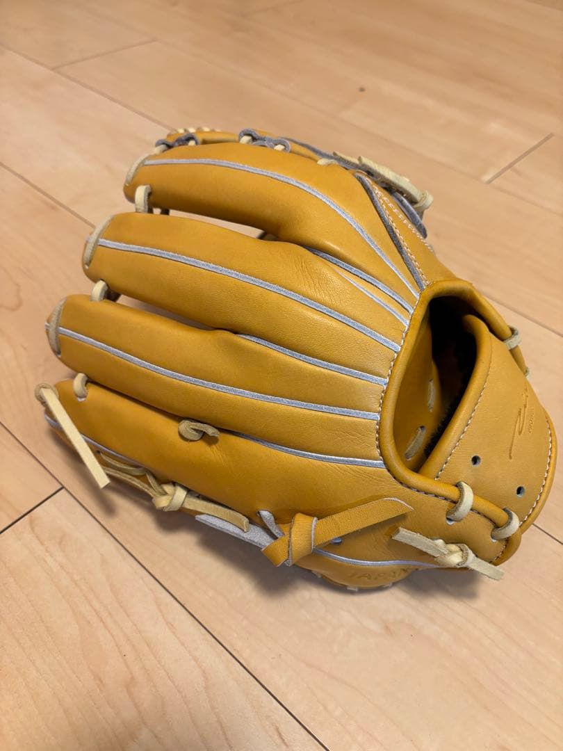レザー製イエロー野球グローブ