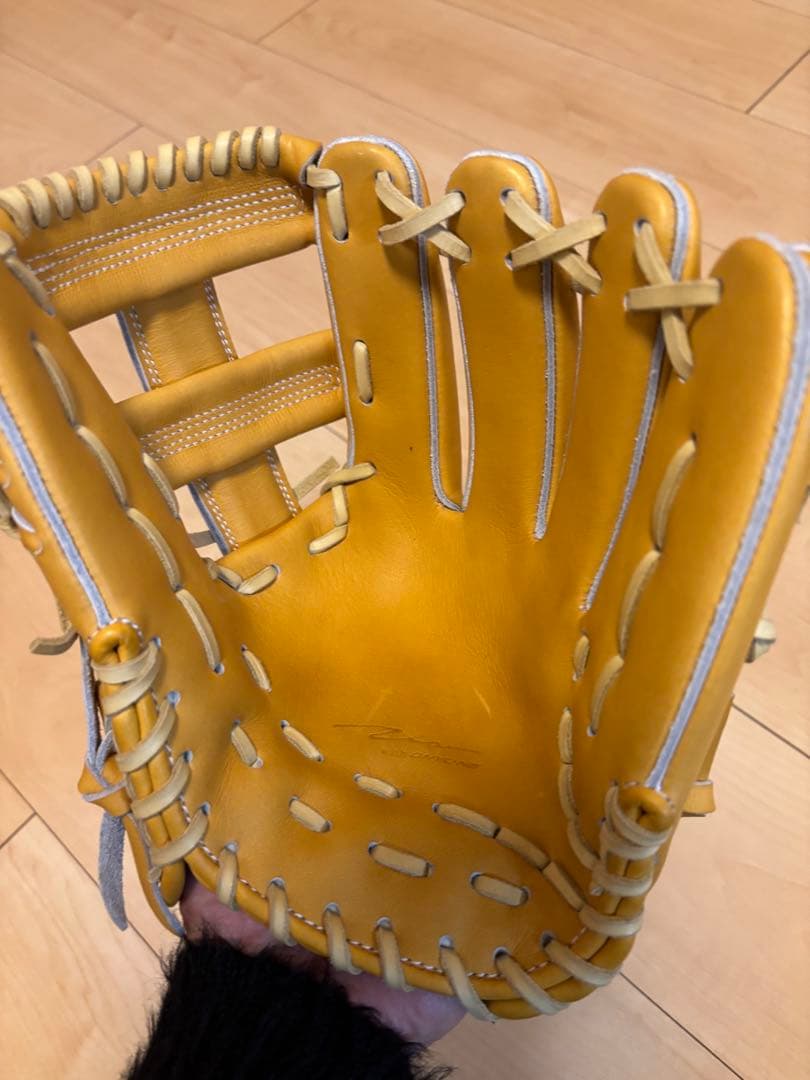 レザー製イエロー野球グローブ