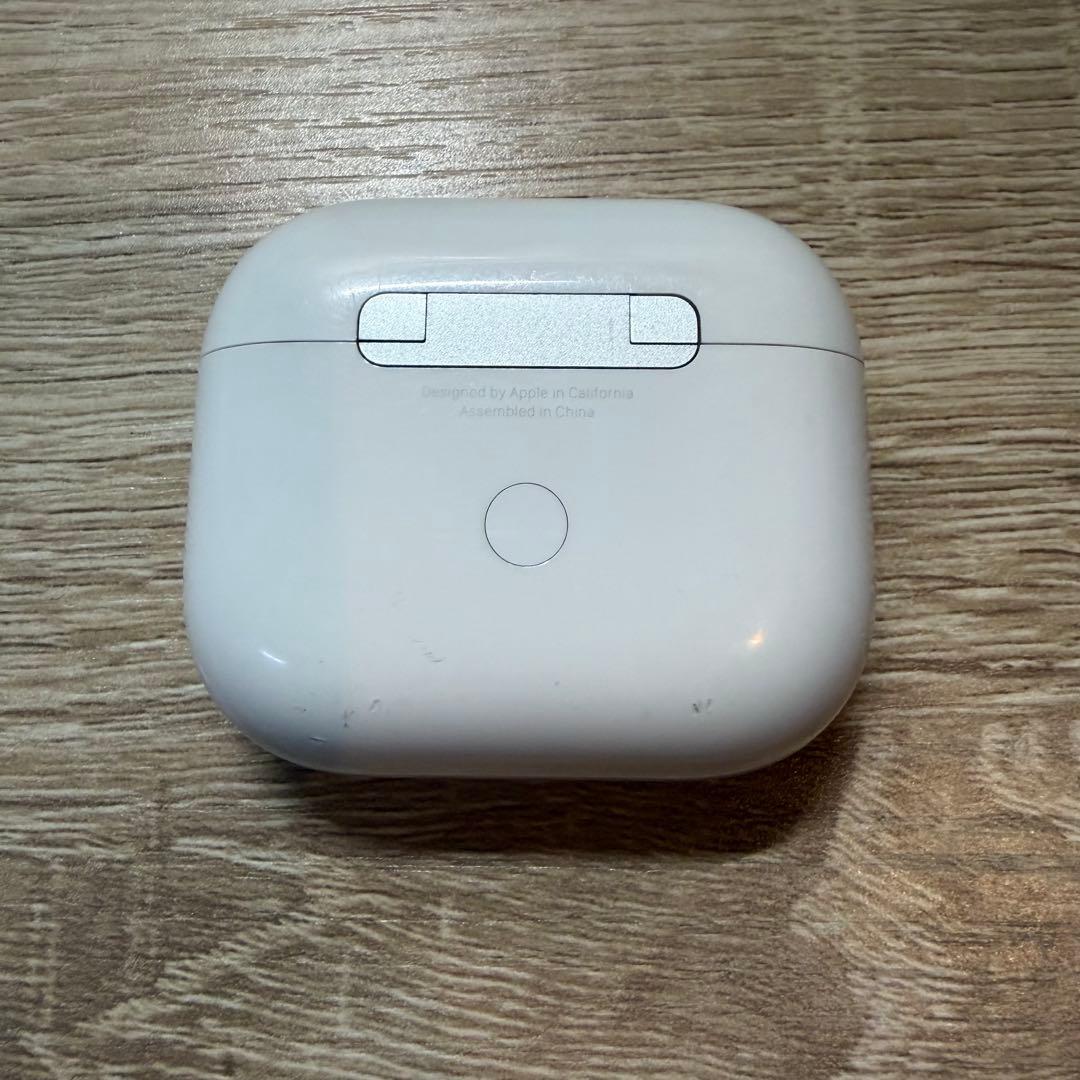 AirPods本体 ホワイト 充電ケース付き　第三世代