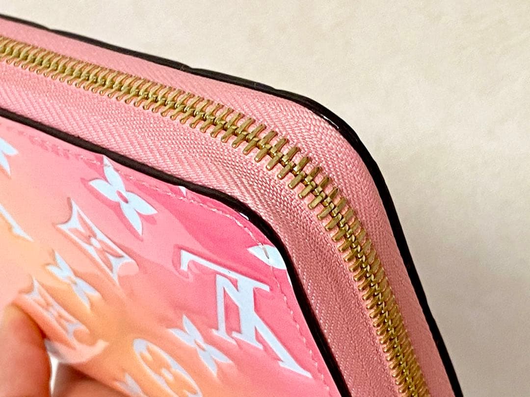 極美品！LOUIS VUITTON ジッピーウォレット バレンタイン限定モデル