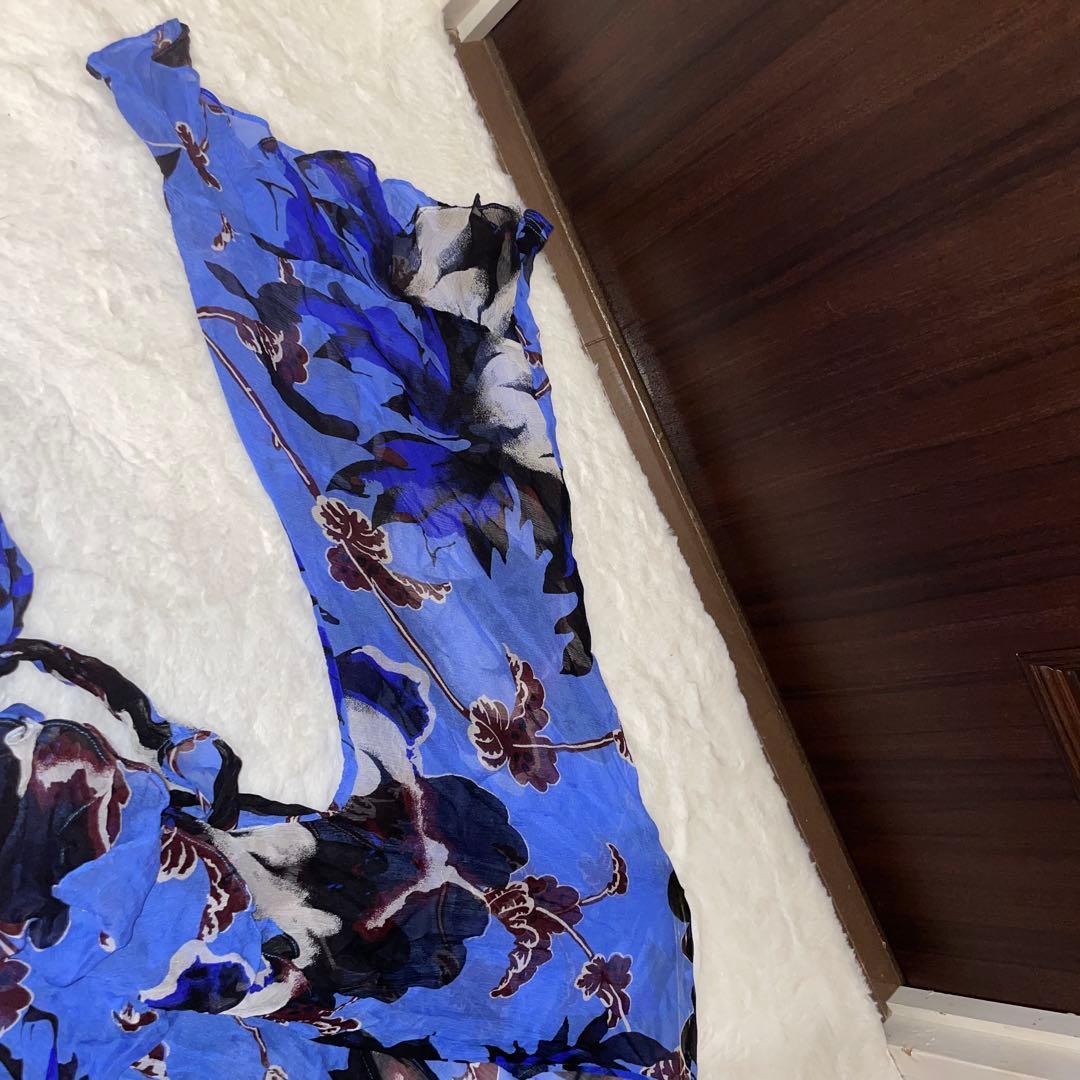 期間限定お値引き(^^)DVF 青系花柄 長袖ラップロングドレス