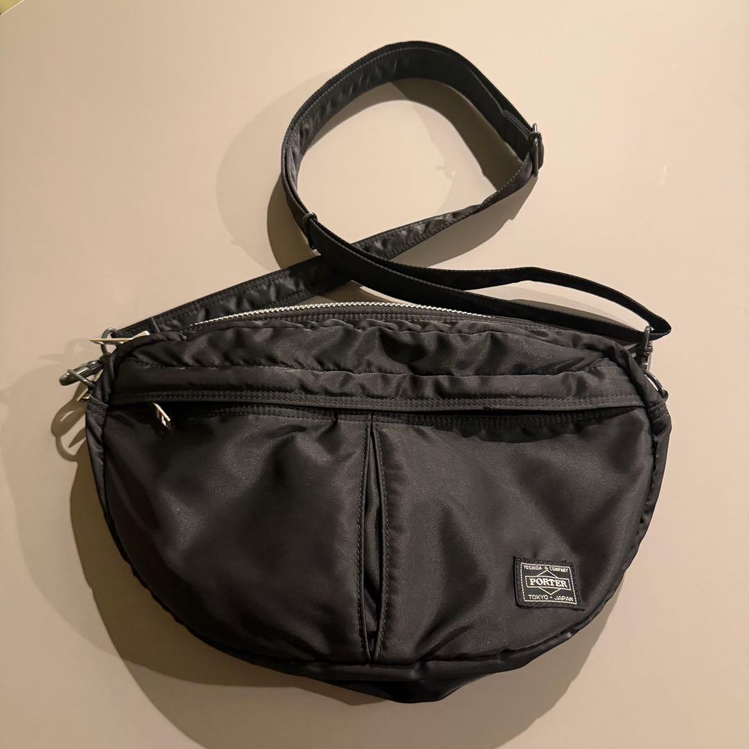 人気　ポーター　PORTER　タンカー　オーバル　ショルダーバッグ　ハーフムーン
