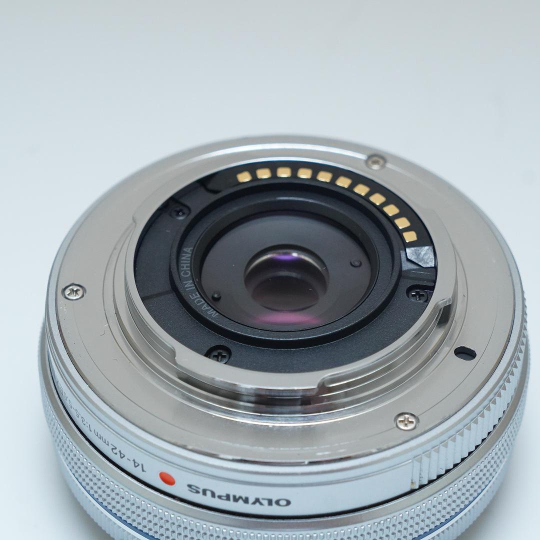 ★動画でも大満足★オリンパス14-42mm EZ パンケーキ　シルバー