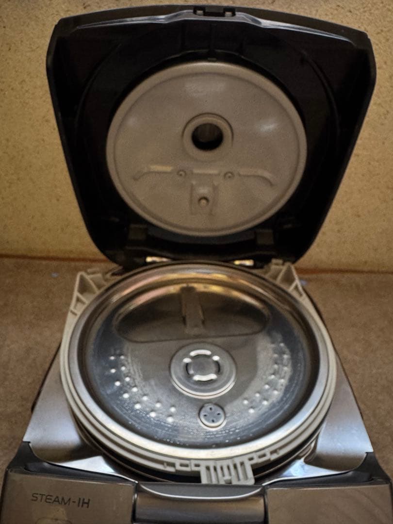 パナソニック 炊飯器 5.5合 スチームIH式 D竈釜 ブラックSR-SZ100