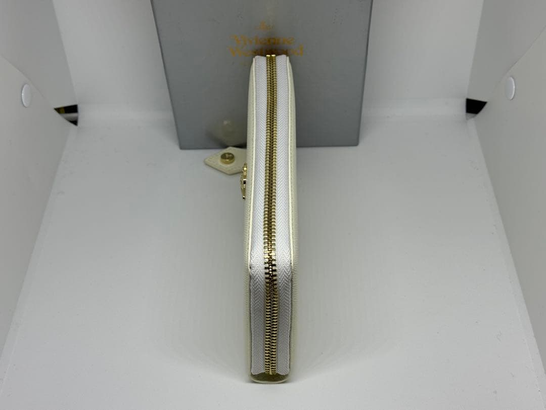 【新品未使用】Vivienne Westwood ホワイト 長財布