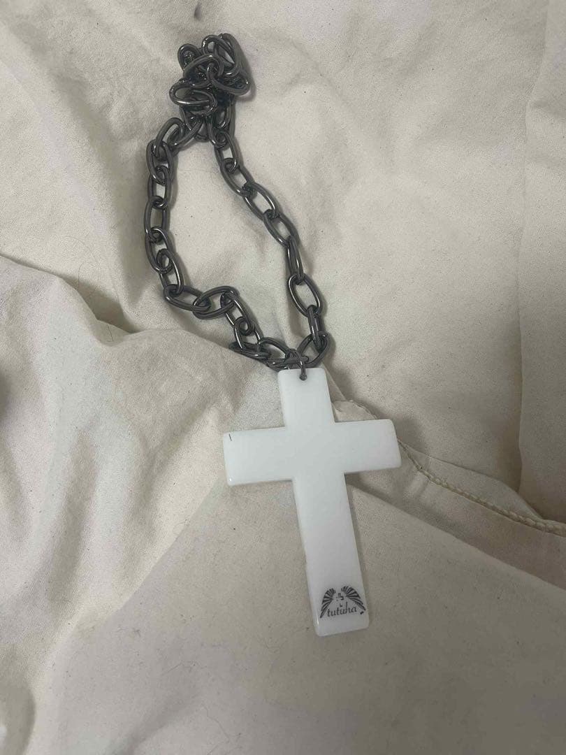 グラビル　クロスネックレス　十字架　ホワイト