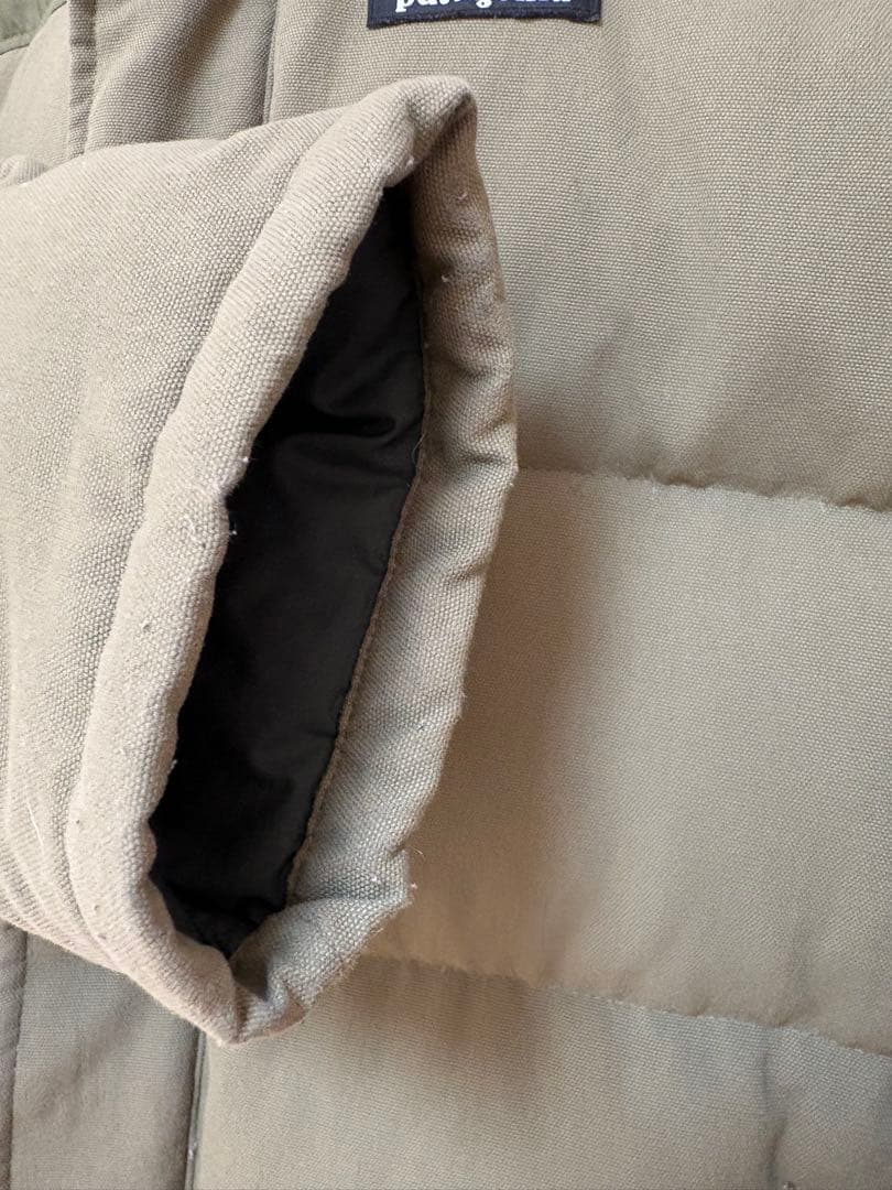 Patagonia ダウンジャケット オリーブ色