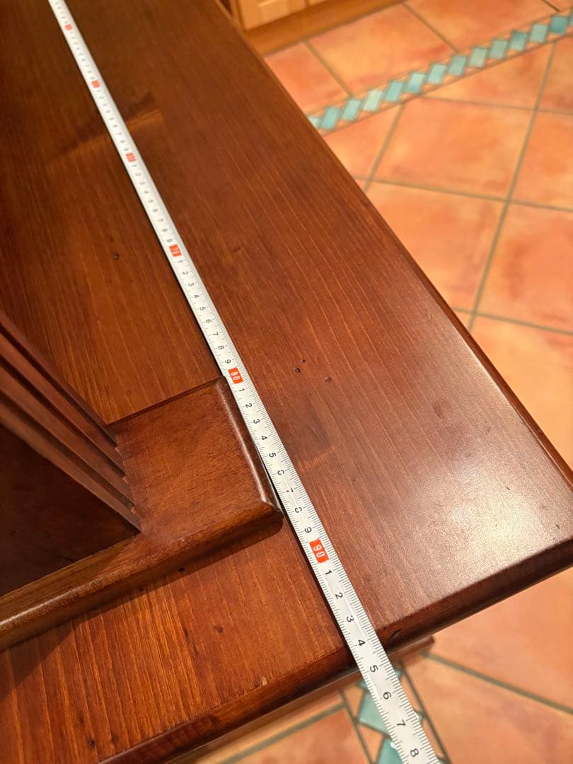 アクタス取扱　スペイン　タイル　棚　ディスプレイ棚　食器棚