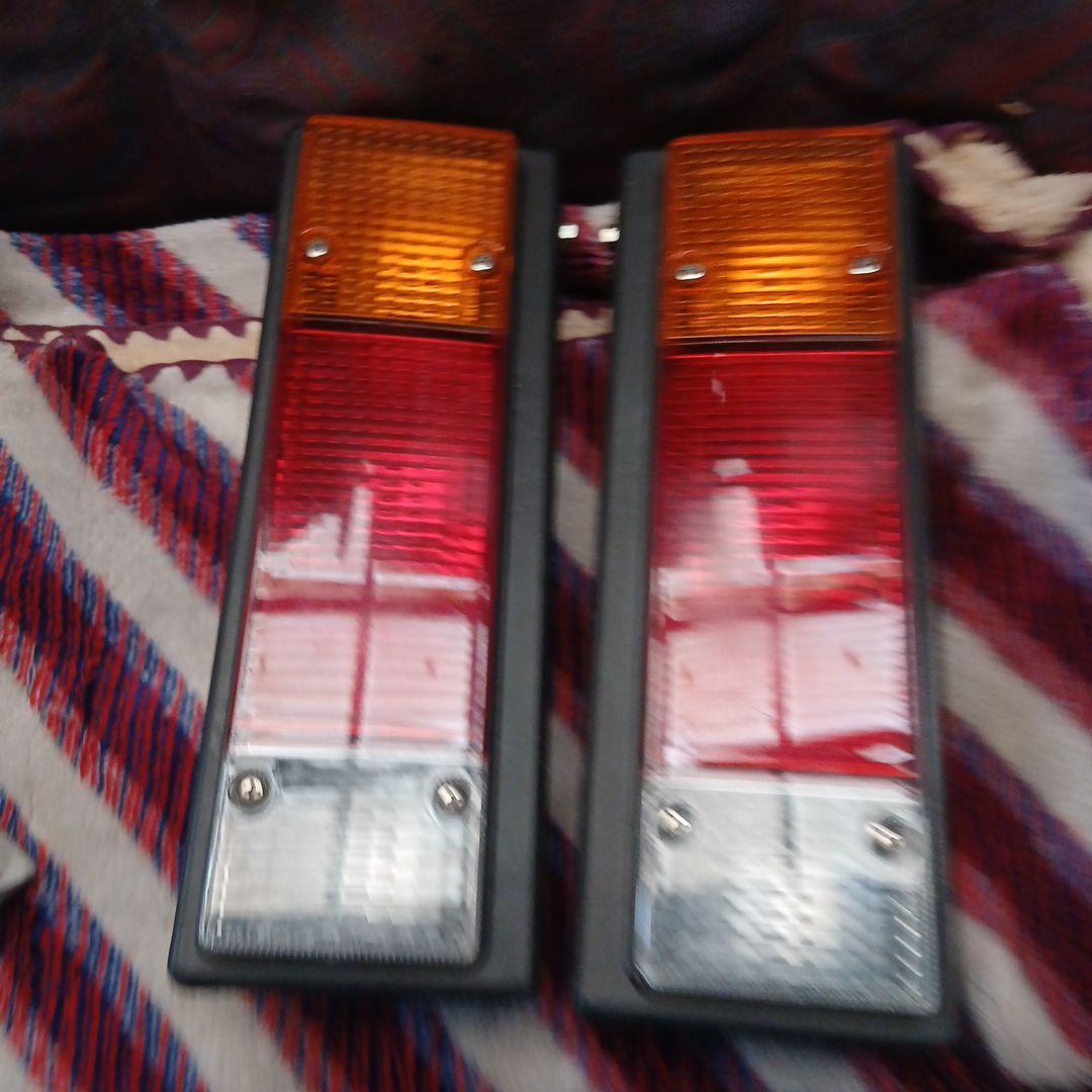 三菱　キャンター　テールランプ　レンズ　ゴールドキャンター　キレイ　ソロキャンプ