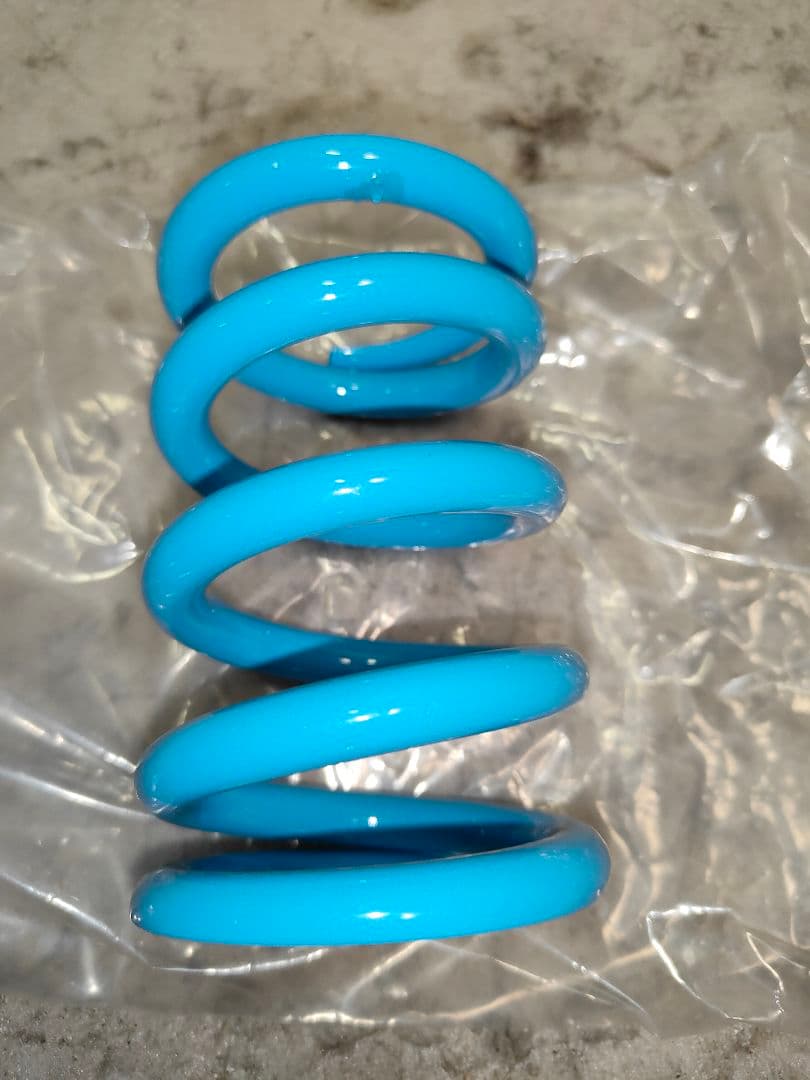 kicks製 全年式 グロム用 リヤスプリング 13.8㌔