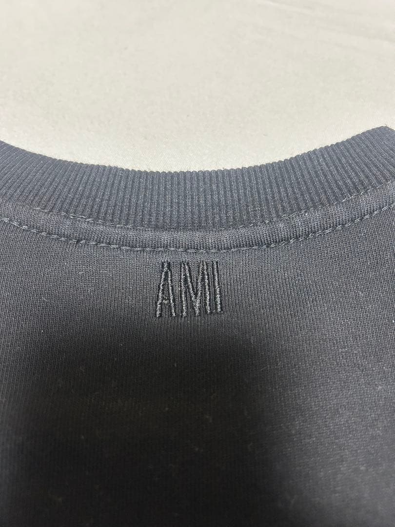 AMI ブラック スウェット トレーナー