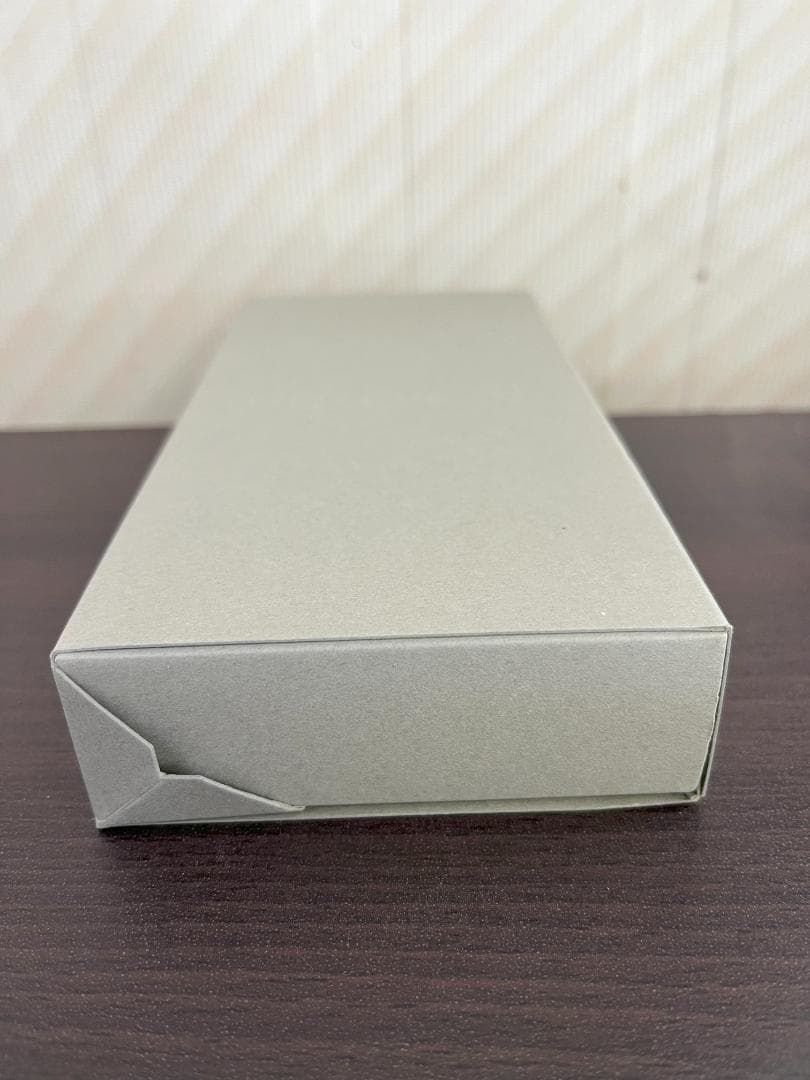 docomo F-51C フラッグホワイト