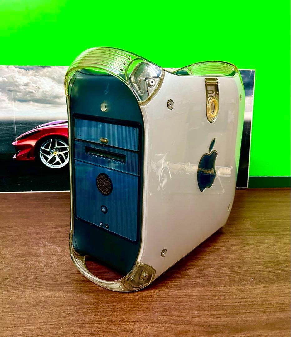 Apple power Mac G4 デュアルCPU500 MHzと黒キーボード