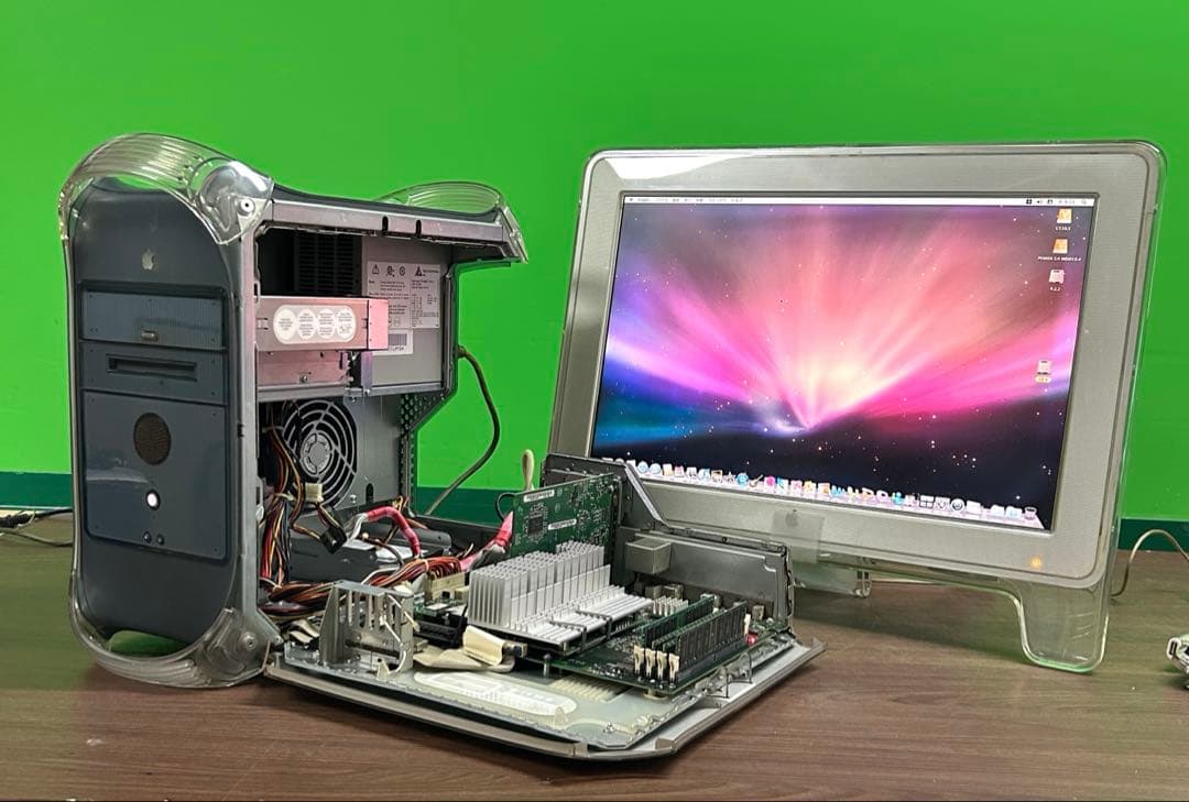 Apple power Mac G4 デュアルCPU500 MHzと黒キーボード