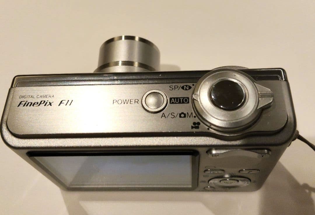Fujifilm FinePix F11 6.3メガピクセル デジタルカメラ