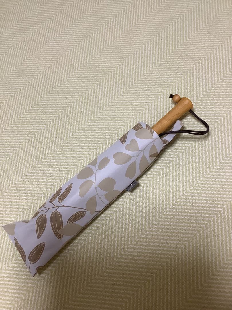 完全遮光 サンバリア 折りたたみ日傘 リーフ柄