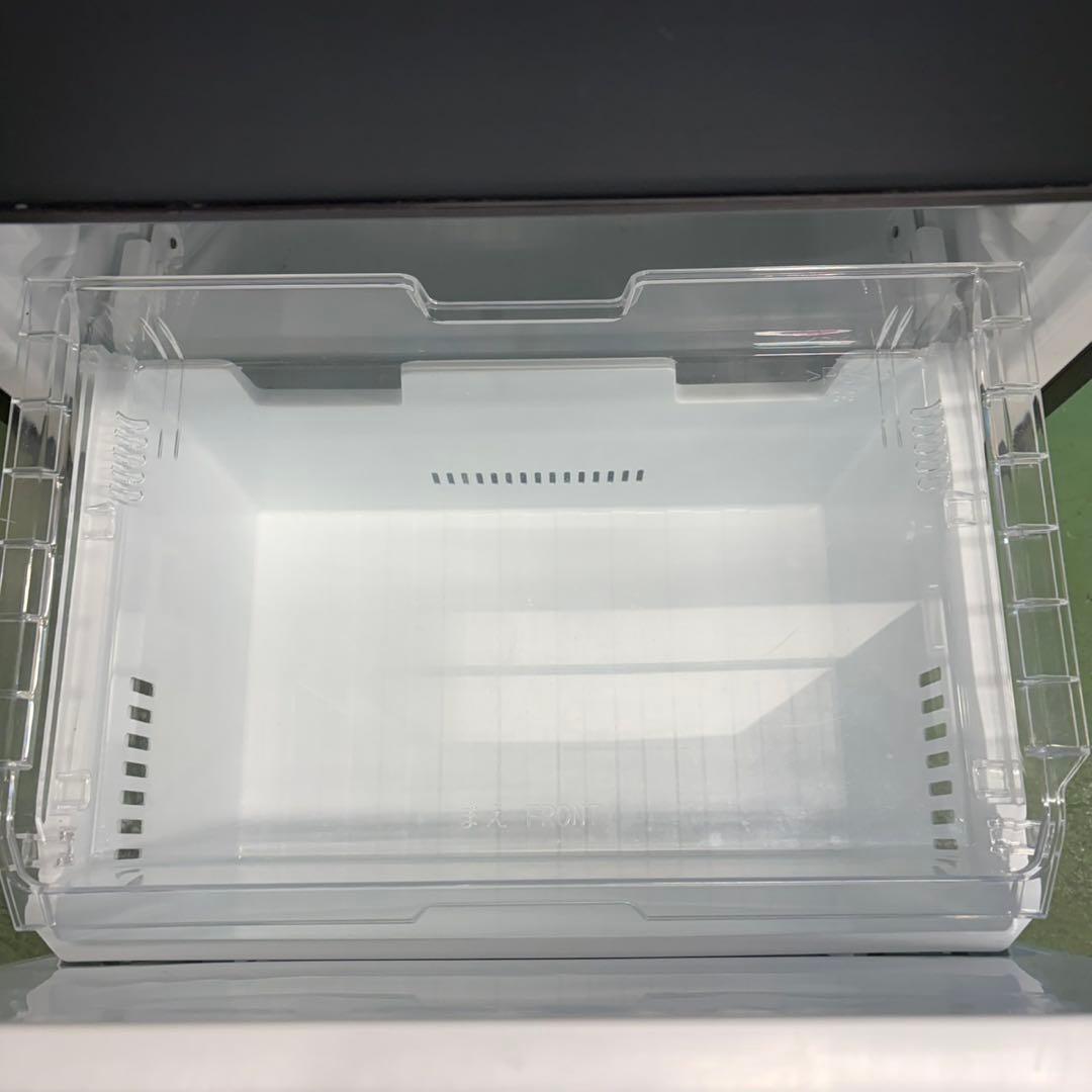 633 TOSHIBA 2022年製　大型冷蔵庫　右開き　300L以上　326L