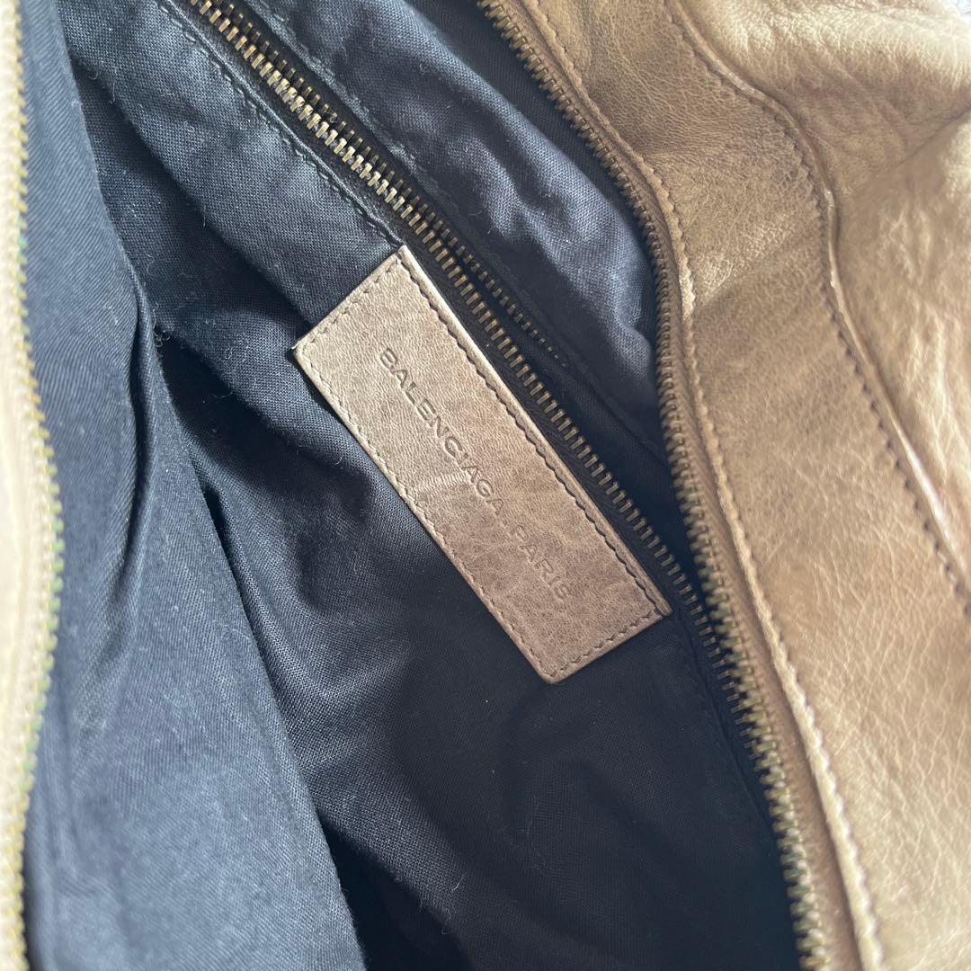 バレンシアガベージュ レザー ハンドバッグ