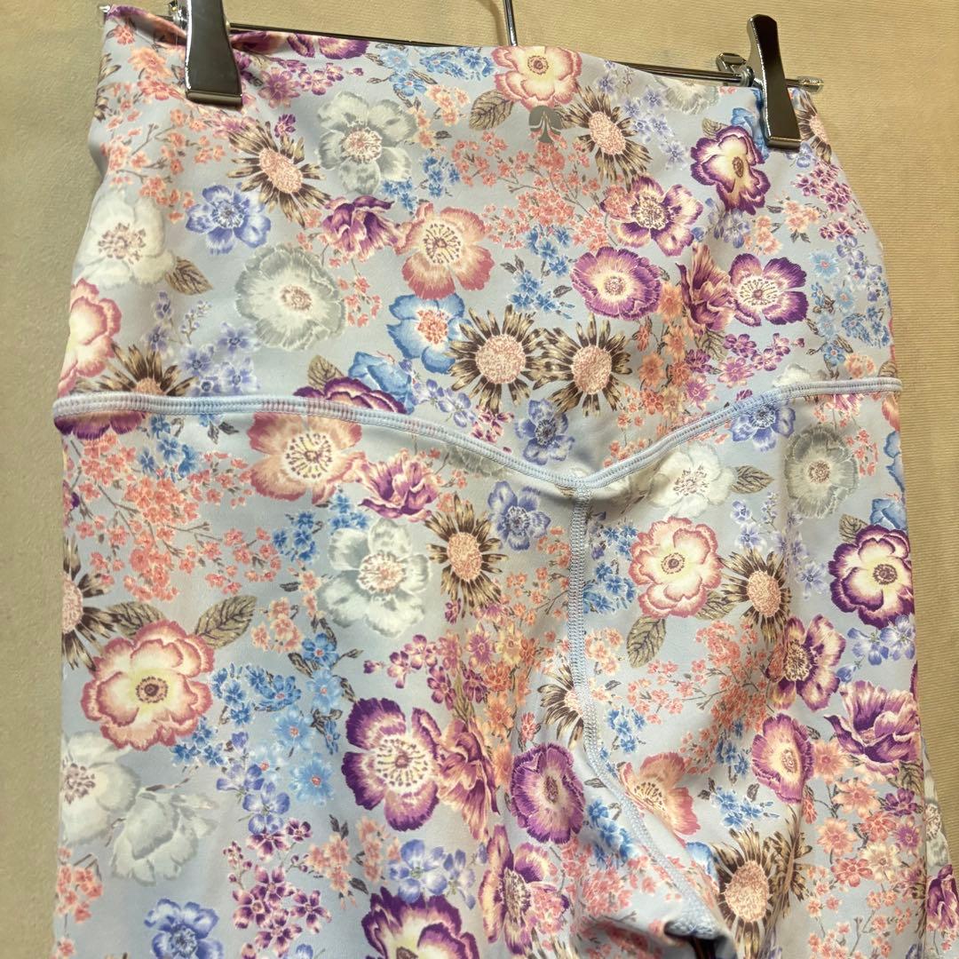 美品 SUKALA スカーラ エンブロイダリープリント ブラトップ&レギンス M