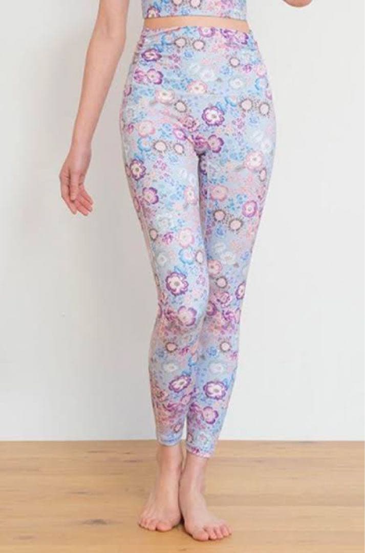 美品 SUKALA スカーラ エンブロイダリープリント ブラトップ&レギンス M